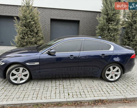 Синий Ягуар XE, объемом двигателя 2 л и пробегом 71 тыс. км за 18300 $, фото 3 на Automoto.ua