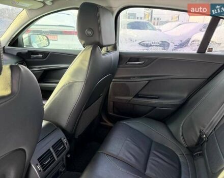 Синий Ягуар XE, объемом двигателя 2 л и пробегом 101 тыс. км за 15900 $, фото 36 на Automoto.ua