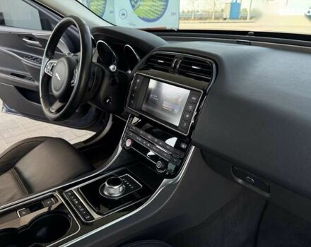 Синій Ягуар XE, об'ємом двигуна 2 л та пробігом 54 тис. км за 14999 $, фото 29 на Automoto.ua