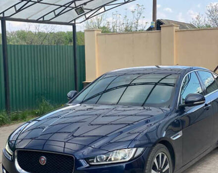Синий Ягуар XE, объемом двигателя 2 л и пробегом 158 тыс. км за 17000 $, фото 3 на Automoto.ua