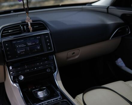 Синий Ягуар XE, объемом двигателя 2 л и пробегом 158 тыс. км за 17000 $, фото 8 на Automoto.ua