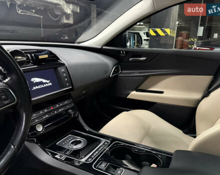 Ягуар XE 2016 у Києві на Automoto.ua Синій Ягуар XE, об'ємом двигуна 3 л та пробігом 75 тис. км за 19000 $, фото 16 на Automoto.ua