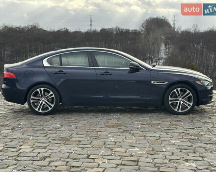Синий Ягуар XE, объемом двигателя 2 л и пробегом 92 тыс. км за 13500 $, фото 5 на Automoto.ua