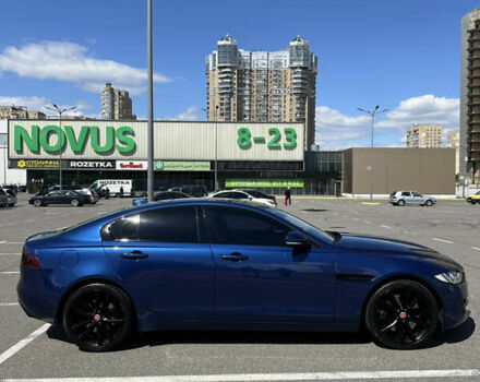 Синий Ягуар XE, объемом двигателя 3 л и пробегом 152 тыс. км за 14000 $, фото 3 на Automoto.ua