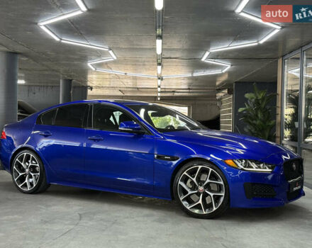 Синій Ягуар XE, об'ємом двигуна 3 л та пробігом 118 тис. км за 24900 $, фото 1 на Automoto.ua