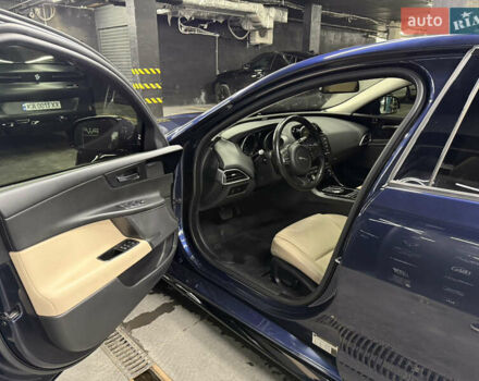 Ягуар XE 2016 у Києві на Automoto.ua Синій Ягуар XE, об'ємом двигуна 3 л та пробігом 75 тис. км за 19000 $, фото 12 на Automoto.ua