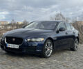 Синий Ягуар XE, объемом двигателя 2 л и пробегом 92 тыс. км за 13500 $, фото 1 на Automoto.ua