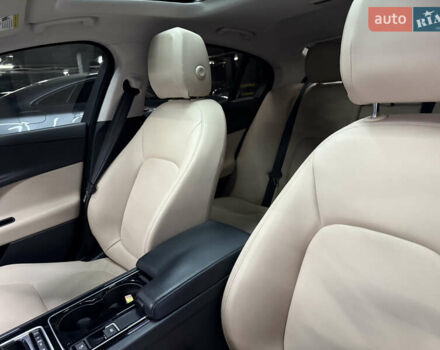 Ягуар XE 2016 у Києві на Automoto.ua Синій Ягуар XE, об'ємом двигуна 3 л та пробігом 75 тис. км за 19000 $, фото 17 на Automoto.ua