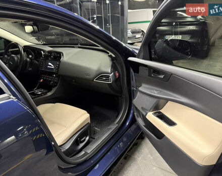 Ягуар XE 2016 у Києві на Automoto.ua Синій Ягуар XE, об'ємом двигуна 3 л та пробігом 75 тис. км за 19000 $, фото 19 на Automoto.ua