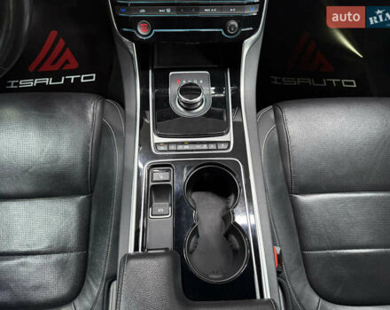 Синій Ягуар XE, об'ємом двигуна 3 л та пробігом 118 тис. км за 24900 $, фото 27 на Automoto.ua