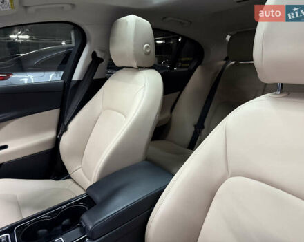 Ягуар XE 2016 у Києві на Automoto.ua Синій Ягуар XE, об'ємом двигуна 3 л та пробігом 75 тис. км за 19000 $, фото 18 на Automoto.ua