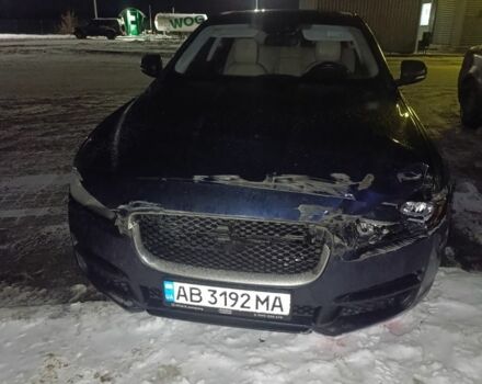 Синий Ягуар XE, объемом двигателя 2 л и пробегом 130 тыс. км за 8954 $, фото 4 на Automoto.ua