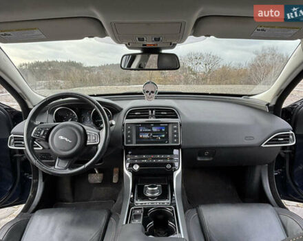 Синий Ягуар XE, объемом двигателя 2 л и пробегом 92 тыс. км за 13500 $, фото 10 на Automoto.ua