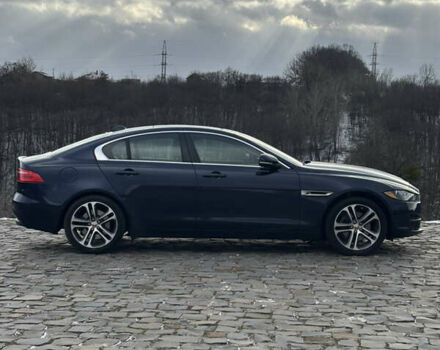 Синий Ягуар XE, объемом двигателя 2 л и пробегом 92 тыс. км за 13500 $, фото 4 на Automoto.ua