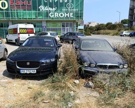 Синий Ягуар XE, объемом двигателя 2 л и пробегом 130 тыс. км за 8954 $, фото 9 на Automoto.ua