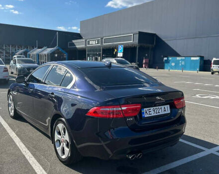 Синий Ягуар XE, объемом двигателя 2 л и пробегом 74 тыс. км за 15900 $, фото 24 на Automoto.ua
