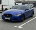 Синий Ягуар XE, объемом двигателя 2 л и пробегом 70 тыс. км за 15000 $, фото 1 на Automoto.ua