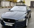 Синий Ягуар XE, объемом двигателя 2 л и пробегом 175 тыс. км за 14490 $, фото 1 на Automoto.ua