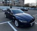 Синий Ягуар XE, объемом двигателя 2 л и пробегом 95 тыс. км за 20499 $, фото 3 на Automoto.ua