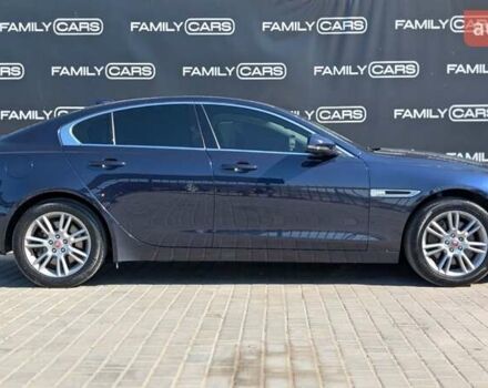 Синий Ягуар XE, объемом двигателя 2 л и пробегом 74 тыс. км за 18600 $, фото 4 на Automoto.ua