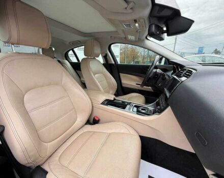 Синий Ягуар XE, объемом двигателя 2 л и пробегом 174 тыс. км за 9600 $, фото 7 на Automoto.ua