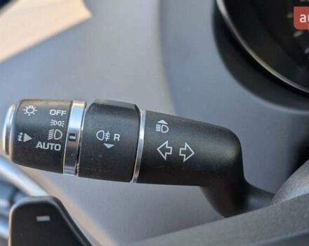 Синий Ягуар XE, объемом двигателя 2 л и пробегом 74 тыс. км за 18600 $, фото 30 на Automoto.ua