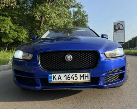 Синий Ягуар XE, объемом двигателя 2 л и пробегом 137 тыс. км за 15999 $, фото 1 на Automoto.ua