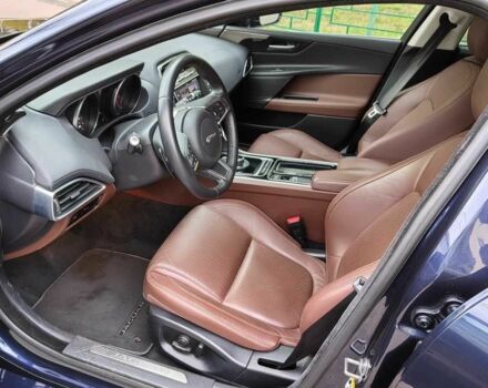Синій Ягуар XE, об'ємом двигуна 2 л та пробігом 80 тис. км за 16600 $, фото 4 на Automoto.ua