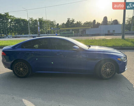 Синий Ягуар XE, объемом двигателя 2 л и пробегом 137 тыс. км за 15999 $, фото 6 на Automoto.ua