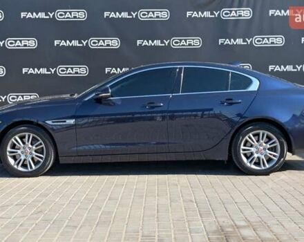 Синий Ягуар XE, объемом двигателя 2 л и пробегом 74 тыс. км за 18600 $, фото 1 на Automoto.ua