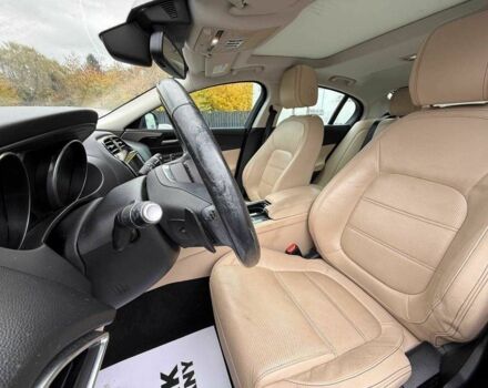 Синий Ягуар XE, объемом двигателя 2 л и пробегом 174 тыс. км за 9600 $, фото 8 на Automoto.ua