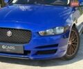Синий Ягуар XE, объемом двигателя 2 л и пробегом 137 тыс. км за 14900 $, фото 1 на Automoto.ua