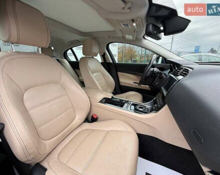 Ягуар XE 2018 в Луцке на Automoto.ua Синий Ягуар XE, объемом двигателя 2 л и пробегом 176 тыс. км за 9800 $, фото 12 на Automoto.ua