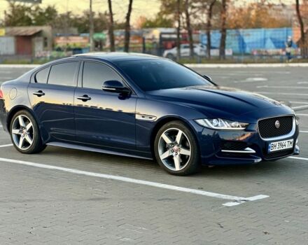 Синий Ягуар XE, объемом двигателя 2 л и пробегом 100 тыс. км за 14490 $, фото 1 на Automoto.ua