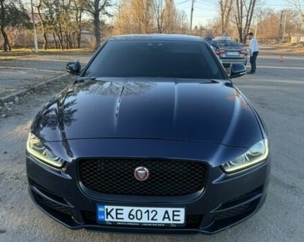 Синий Ягуар XE, объемом двигателя 2 л и пробегом 59 тыс. км за 13000 $, фото 1 на Automoto.ua