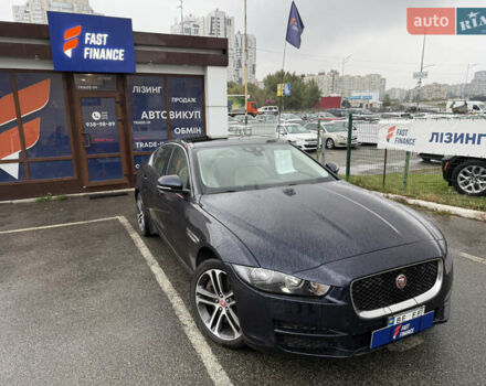 Синій Ягуар XE, об'ємом двигуна 3 л та пробігом 103 тис. км за 17990 $, фото 1 на Automoto.ua