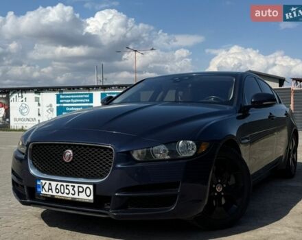 Синий Ягуар XE, объемом двигателя 2 л и пробегом 134 тыс. км за 13500 $, фото 1 на Automoto.ua