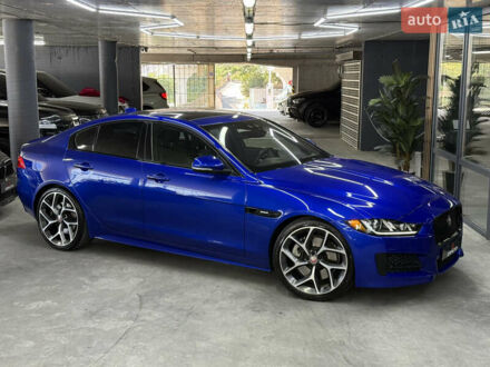 Синій Ягуар XE, об'ємом двигуна 3 л та пробігом 118 тис. км за 24900 $, фото 1 на Automoto.ua