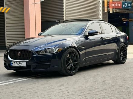 Синий Ягуар XE, объемом двигателя 3 л и пробегом 123 тыс. км за 13900 $, фото 1 на Automoto.ua