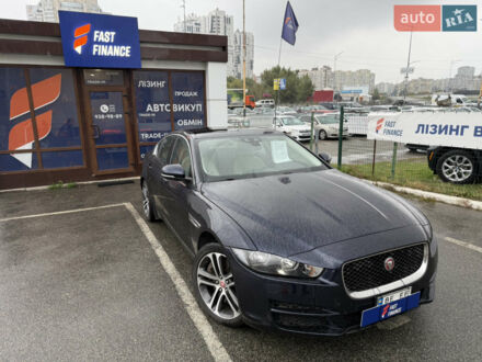 Синій Ягуар XE, об'ємом двигуна 3 л та пробігом 103 тис. км за 15990 $, фото 1 на Automoto.ua