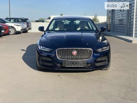 Синий Ягуар XE, объемом двигателя 2 л и пробегом 60 тыс. км за 27500 $, фото 1 на Automoto.ua