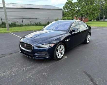 Синий Ягуар XE, объемом двигателя 2 л и пробегом 46 тыс. км за 5440 $, фото 1 на Automoto.ua