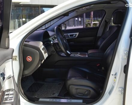 Белый Ягуар ХФ, объемом двигателя 0 л и пробегом 135 тыс. км за 14999 $, фото 7 на Automoto.ua