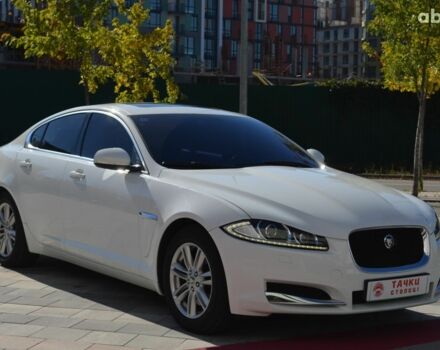 Белый Ягуар ХФ, объемом двигателя 0 л и пробегом 135 тыс. км за 14999 $, фото 2 на Automoto.ua
