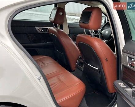Білий Ягуар ХФ, об'ємом двигуна 3 л та пробігом 293 тис. км за 7990 $, фото 37 на Automoto.ua