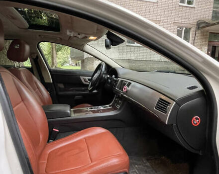 Білий Ягуар ХФ, об'ємом двигуна 2.99 л та пробігом 298 тис. км за 10600 $, фото 6 на Automoto.ua