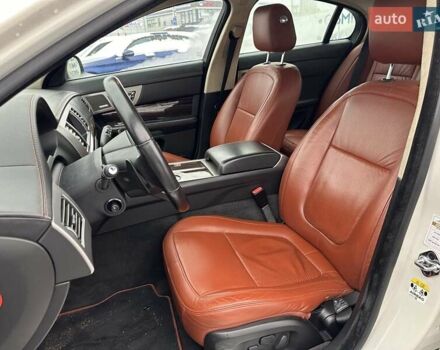 Білий Ягуар ХФ, об'ємом двигуна 3 л та пробігом 293 тис. км за 7990 $, фото 19 на Automoto.ua