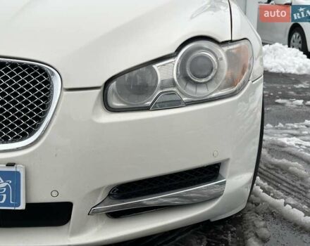Білий Ягуар ХФ, об'ємом двигуна 3 л та пробігом 293 тис. км за 7990 $, фото 14 на Automoto.ua