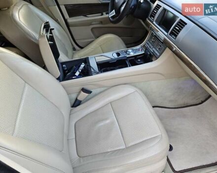 Білий Ягуар ХФ, об'ємом двигуна 2.97 л та пробігом 192 тис. км за 11500 $, фото 7 на Automoto.ua