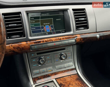 Білий Ягуар ХФ, об'ємом двигуна 3 л та пробігом 315 тис. км за 8000 $, фото 14 на Automoto.ua